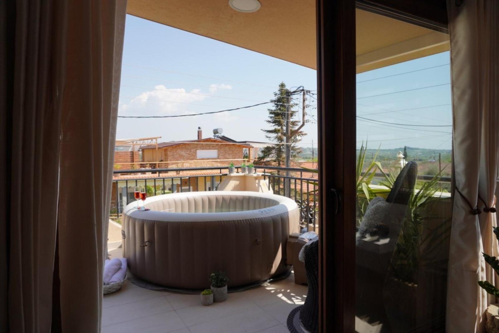 Villa Vaso With Jacuzzi Epanomi Exterior photo